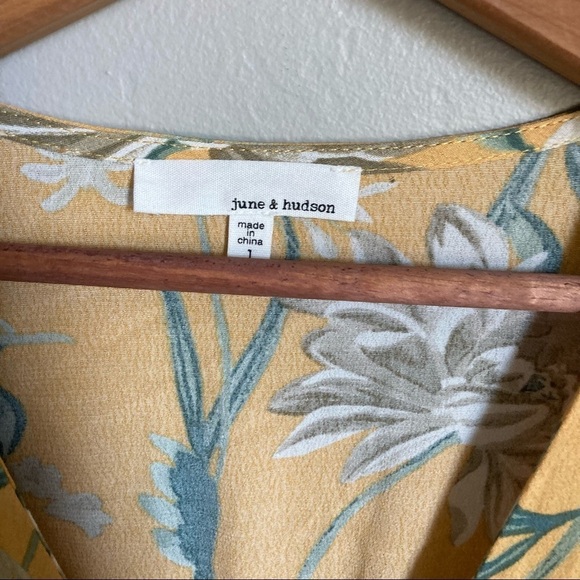 June & Hudson Yellow Floral Top Size 1 - Picture 2 of 6